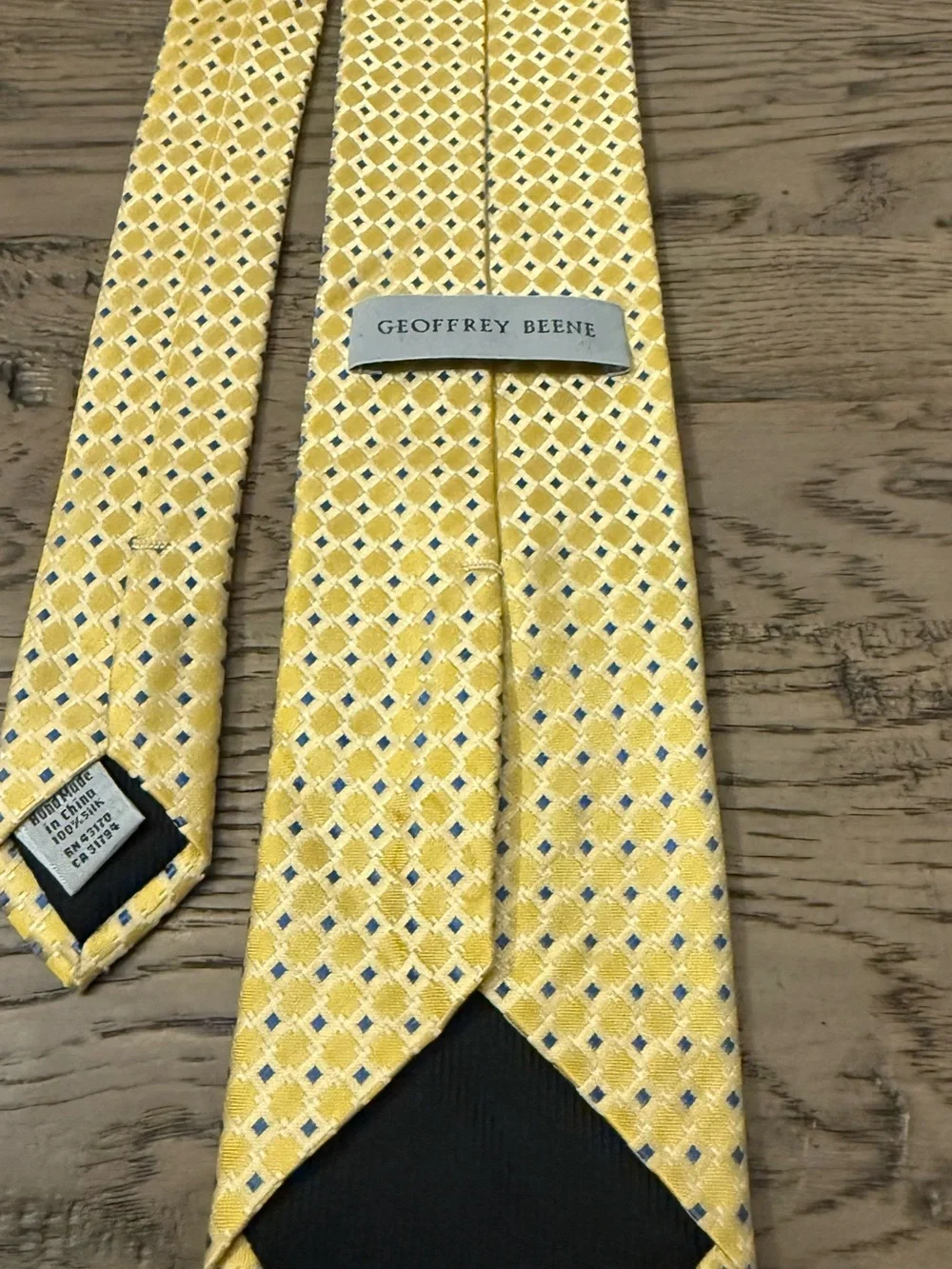 Geoffrey Beene Yellow and Light Blue Diamond Pattern Men’s Tie